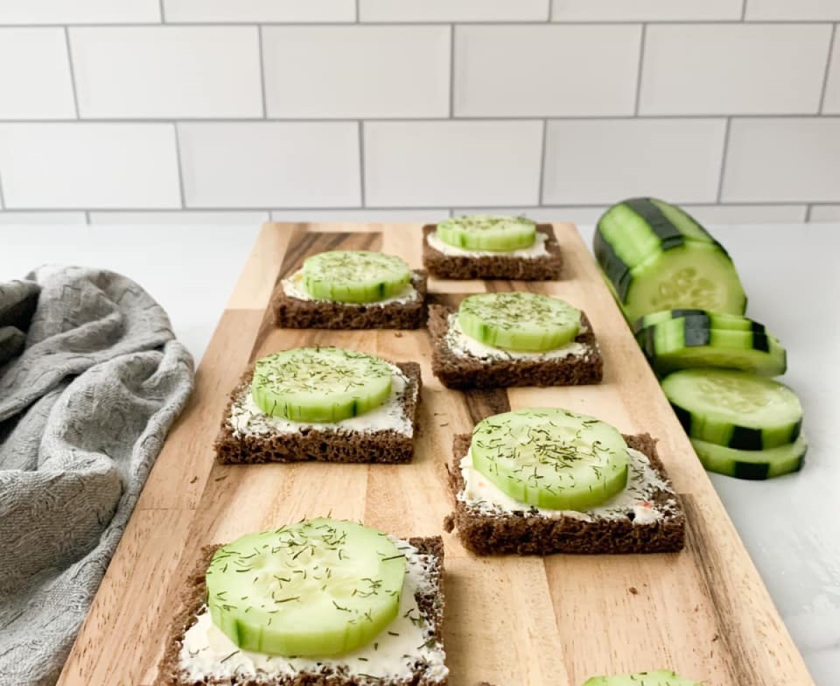https://keepingonpoint.com/wp-content/uploads/2021/02/Cucumber-Sandwiches-Weight-Watchers-Recipes-WW-Recipes-Healthy-Recipes.jpg