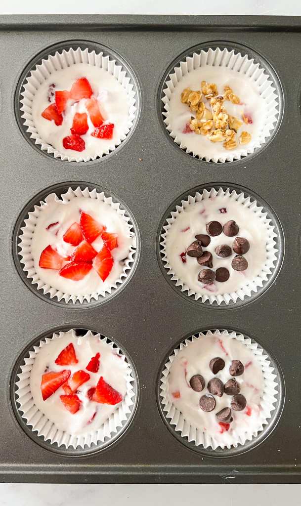 Frozen Yogurt Granola Cups with Strawberries Weight Watchers Recipes 3